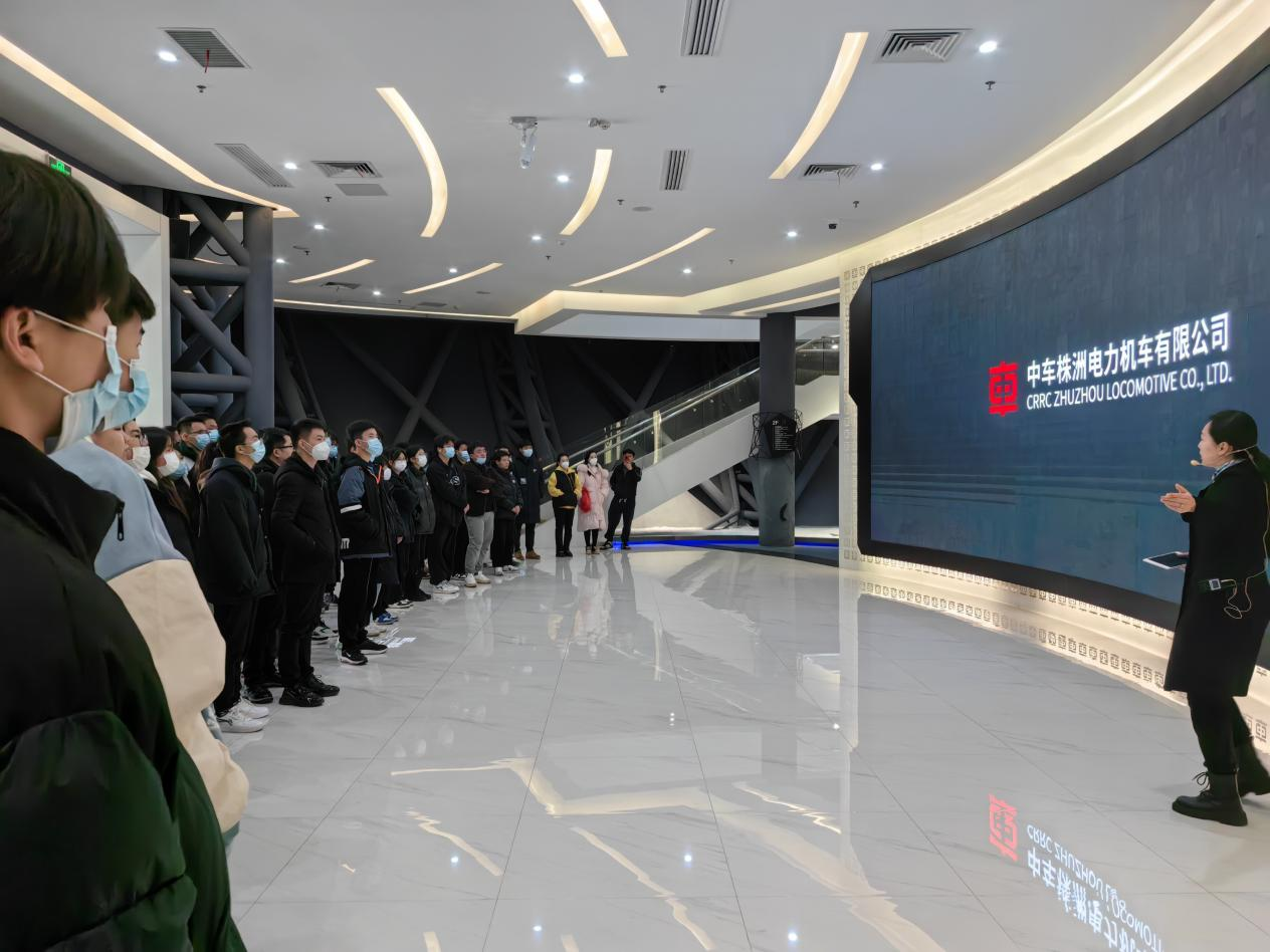 米兰买球团委组织50多名优秀学生代表参加“制造名城 株洲@你”大学生标杆企业游活动