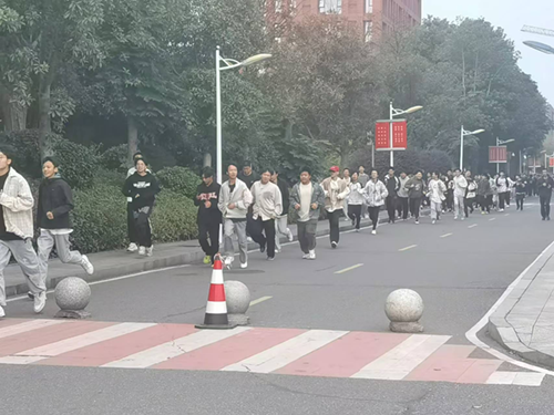 米兰买球举行2024年秋季新生“人防”应急疏散演练