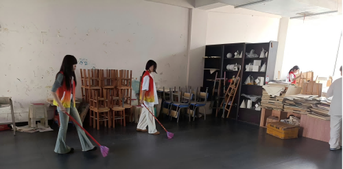 净校园方寸地  育劳动公德心——建筑装饰系开展班级卫生值周工作