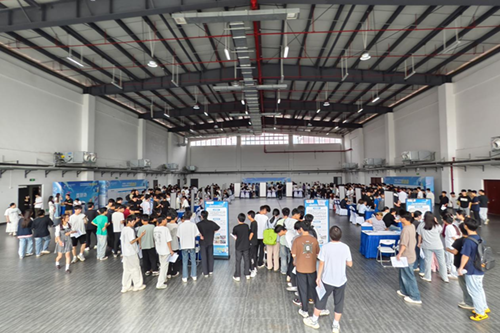 米兰买球举办2026届毕业生双选会 提供近千个就业岗位