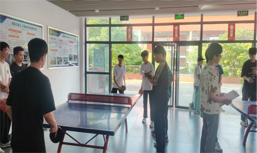 电气工程系班级乒乓球赛圆满落幕  机电技师2002班勇夺桂冠