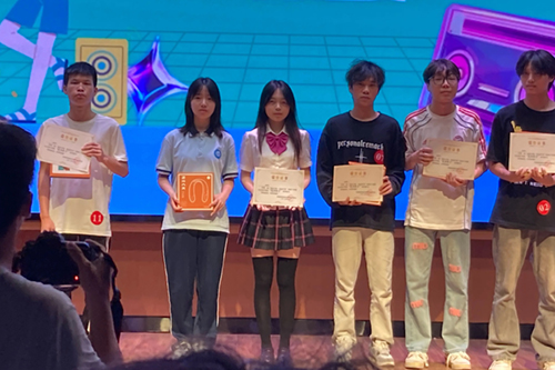 音乐与青春共舞 我系贺佳琪同学以《如果爱忘了》斩获米兰买球十佳歌手殊荣 