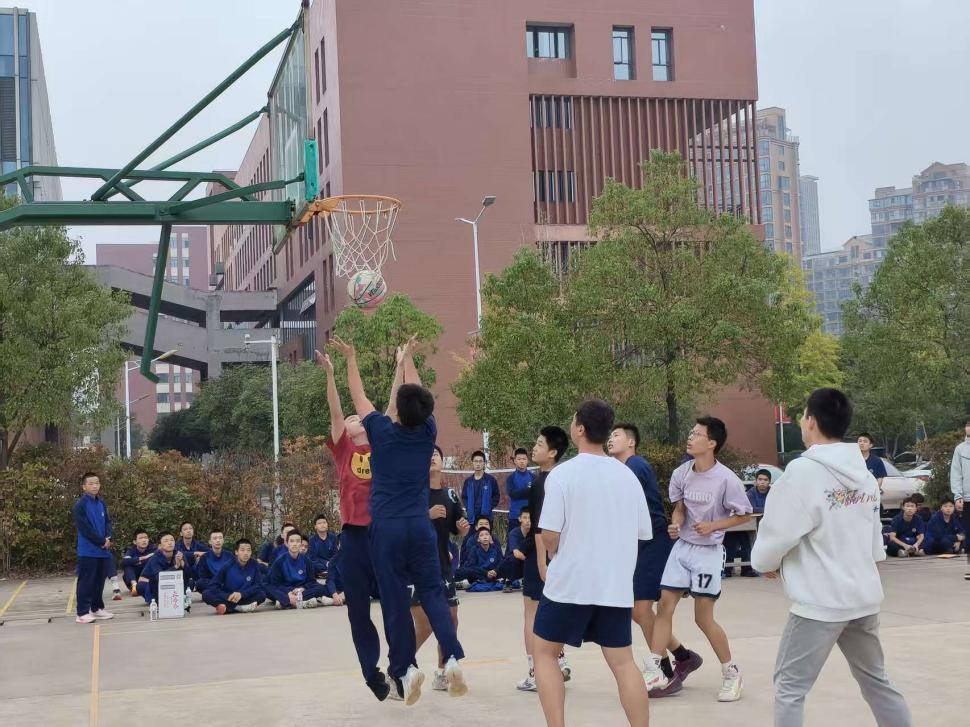 青春“篮”不住，热血启新程——信息工程系2025年新生篮球赛圆满落幕