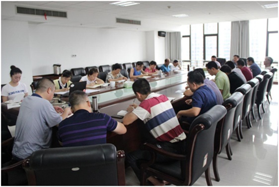 米兰买球党委理论学习中心组专题学习中国特色社会主义进入新时代和我国社会主要矛盾发生历史性变化的重大政治判断