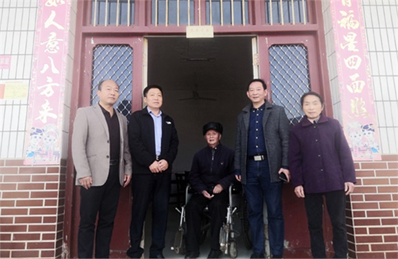米兰买球党委到扶贫村开展“五查五看”大走访活动