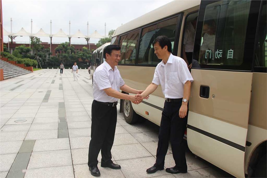 蔡振红副省长莅临米兰买球视察指导工作