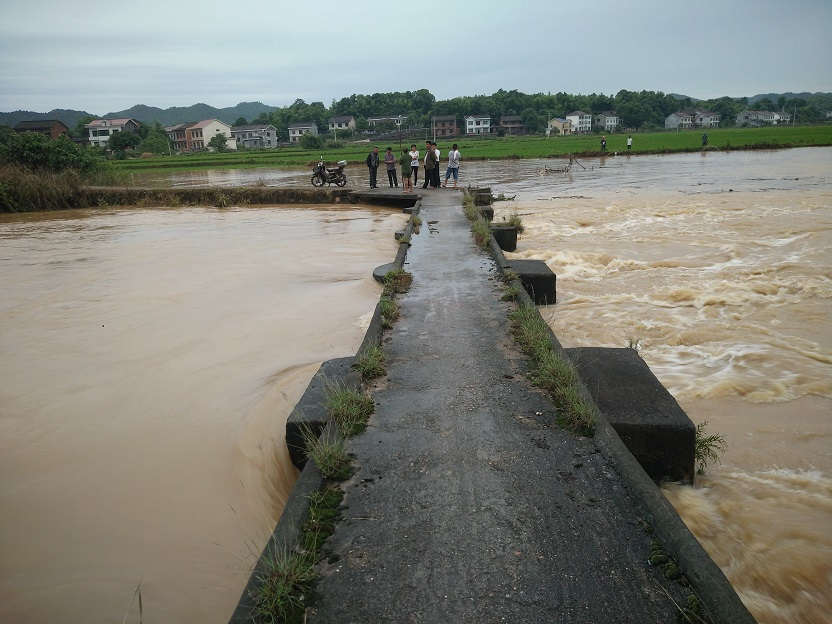米兰买球帮扶省级贫困村甩掉“穷帽子”【转自中国都市新闻网】