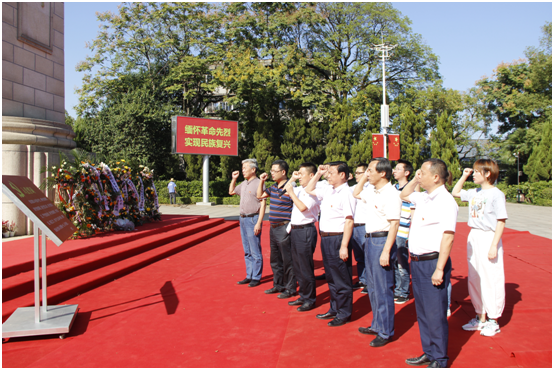 米兰买球党委班子到流芳公园缅怀革命先烈